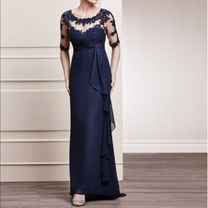 LIKE NEW! Alfred Angelo
Special Occasion (9011) ❤️